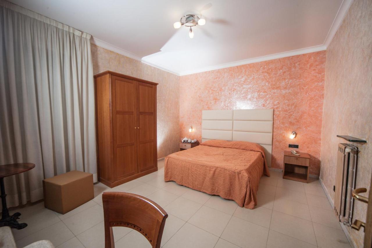Hotel Cesare 14 Naples Exterior photo